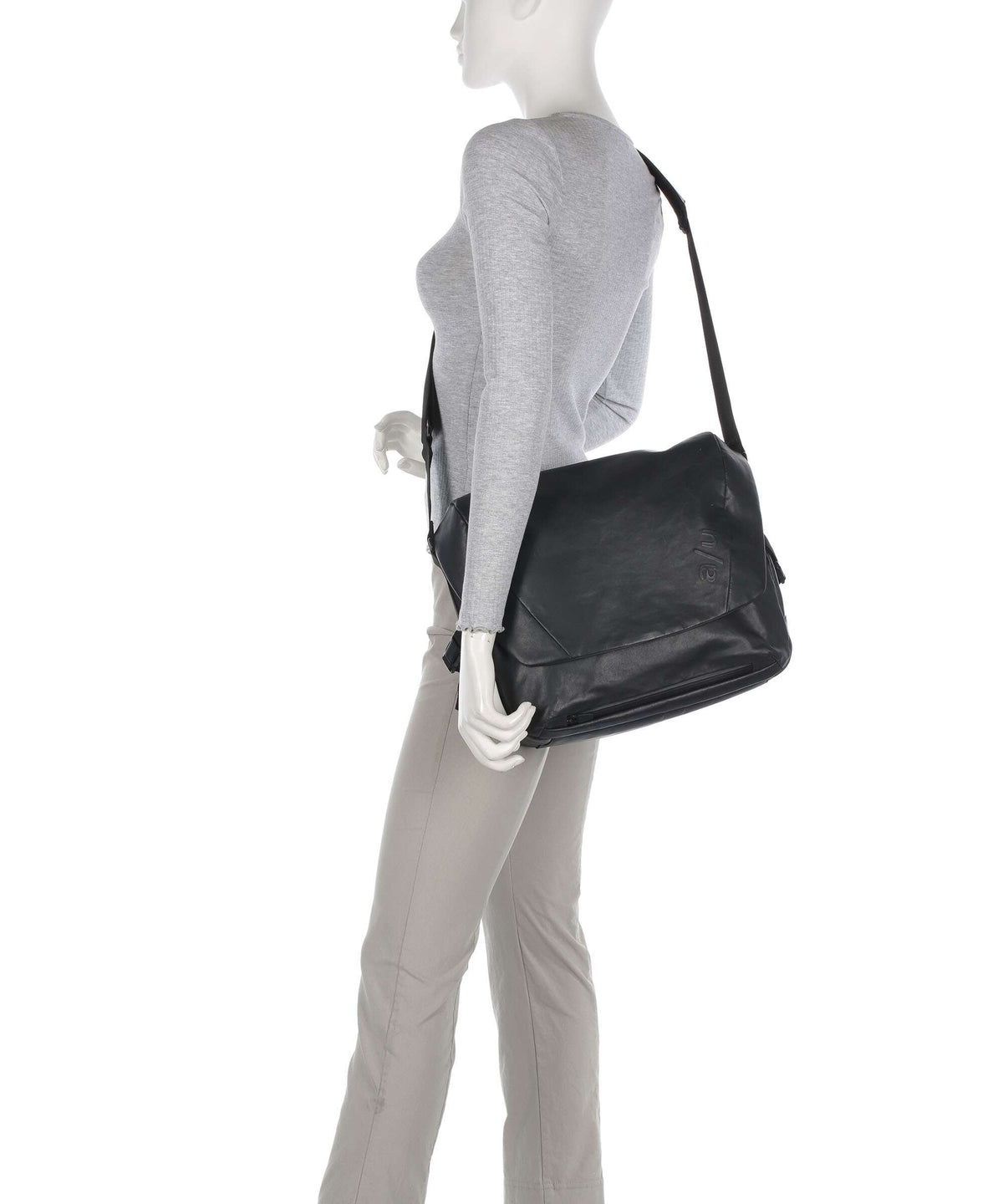 Aunts & Uncles Japan Yamakuni Messenger bag black