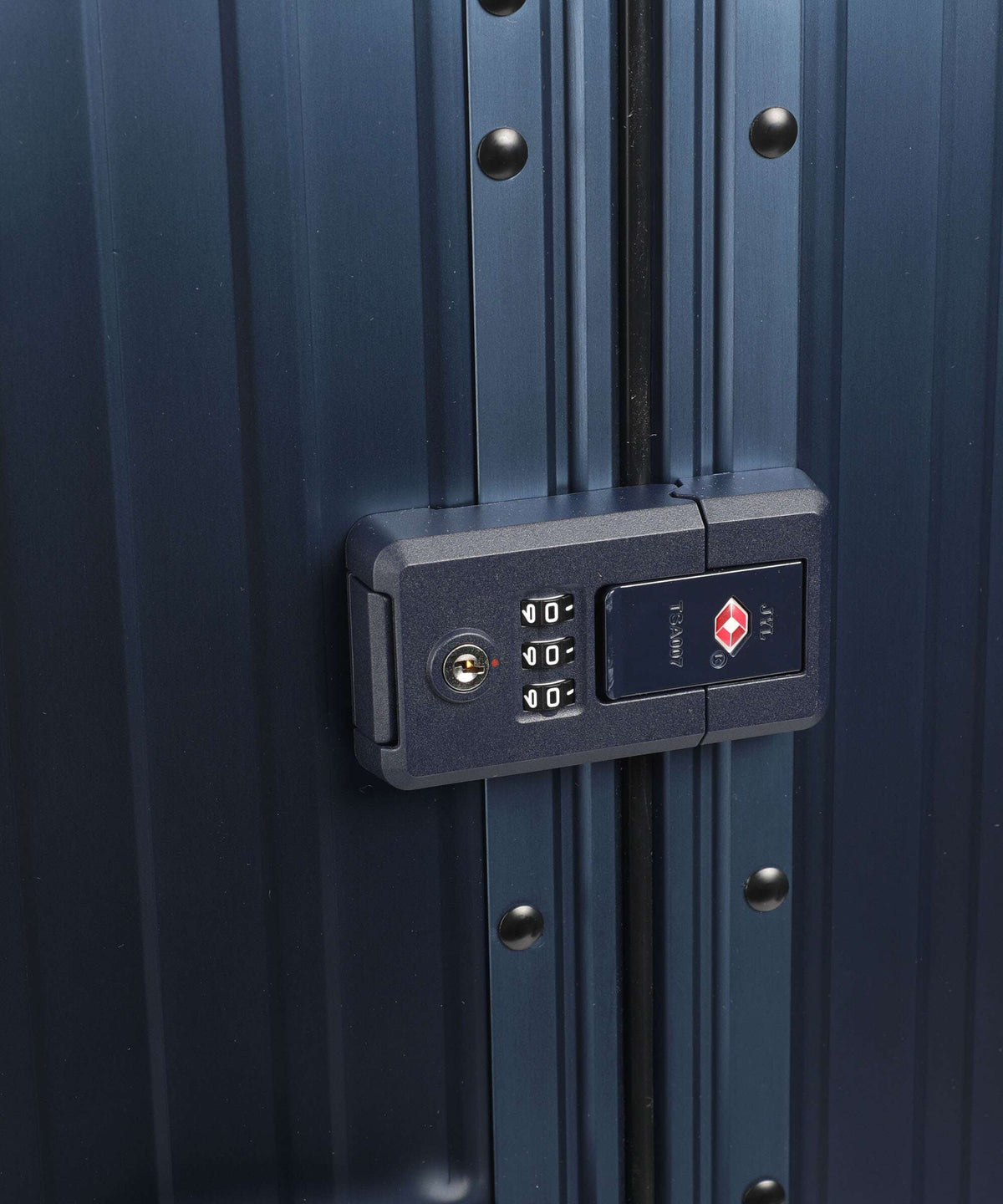 Aleon Classic 26 Traveler Spinner (4 wheels) sapphire