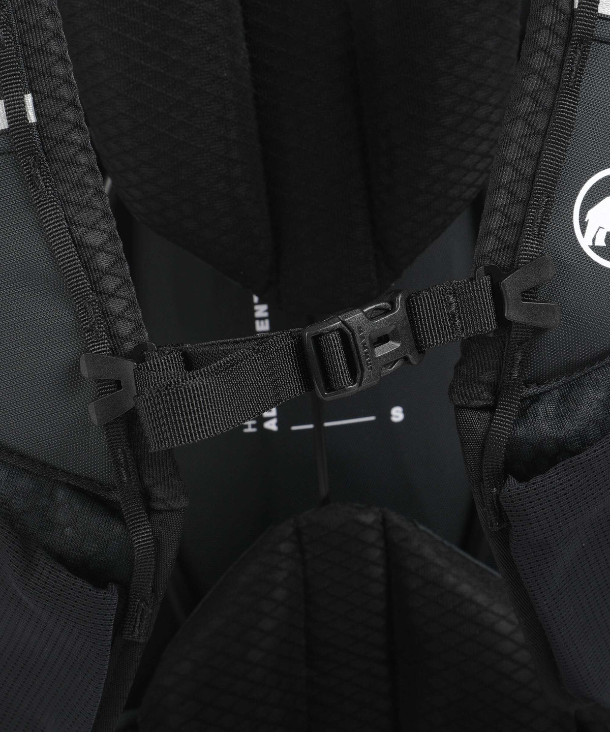 Mammut Ducan Spine 50-60 Trekking backpack black