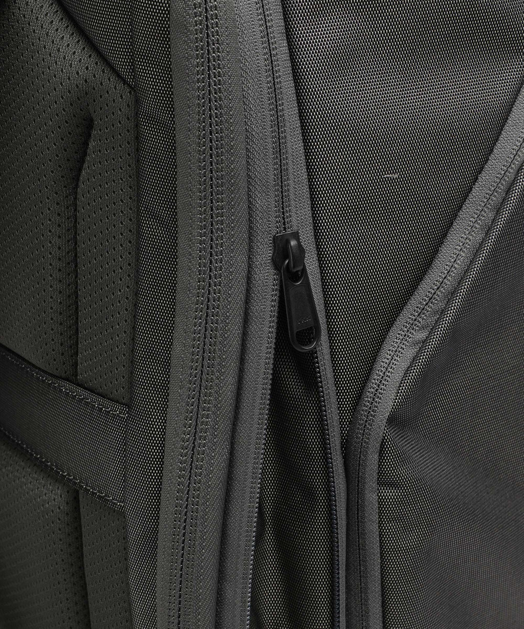 Thule Subterra 2 26 Backpack vetiver gray