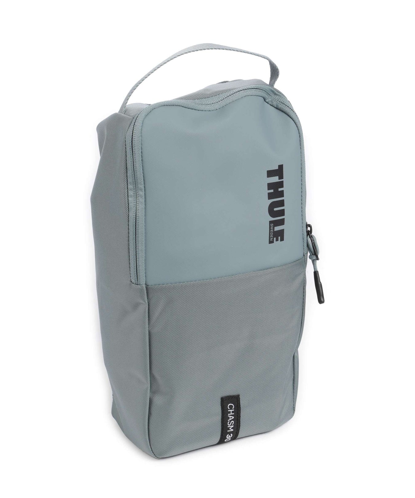 Thule Chasm 30 Weekend bag pond