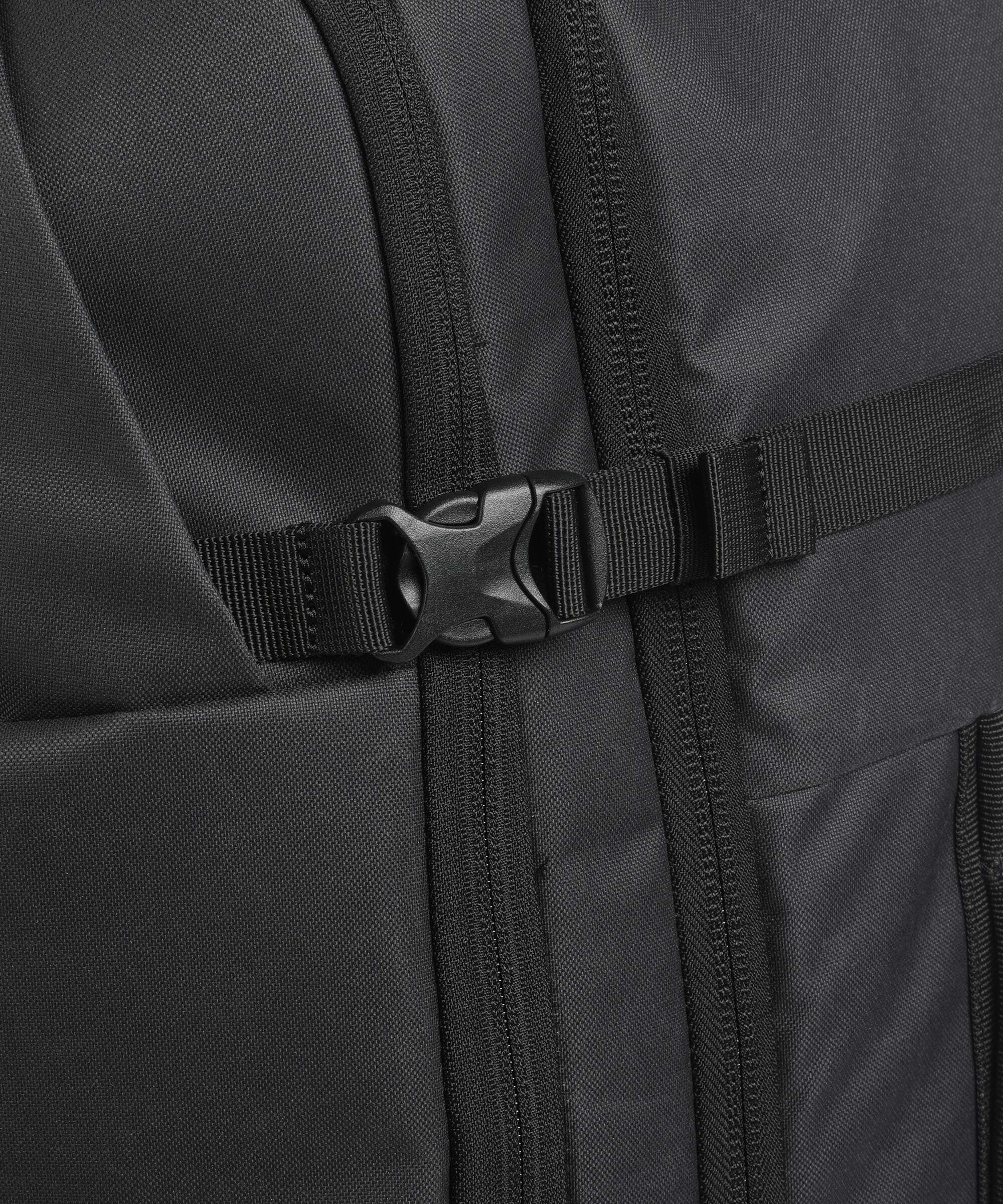 Thule Aion Travel bag with wheels black