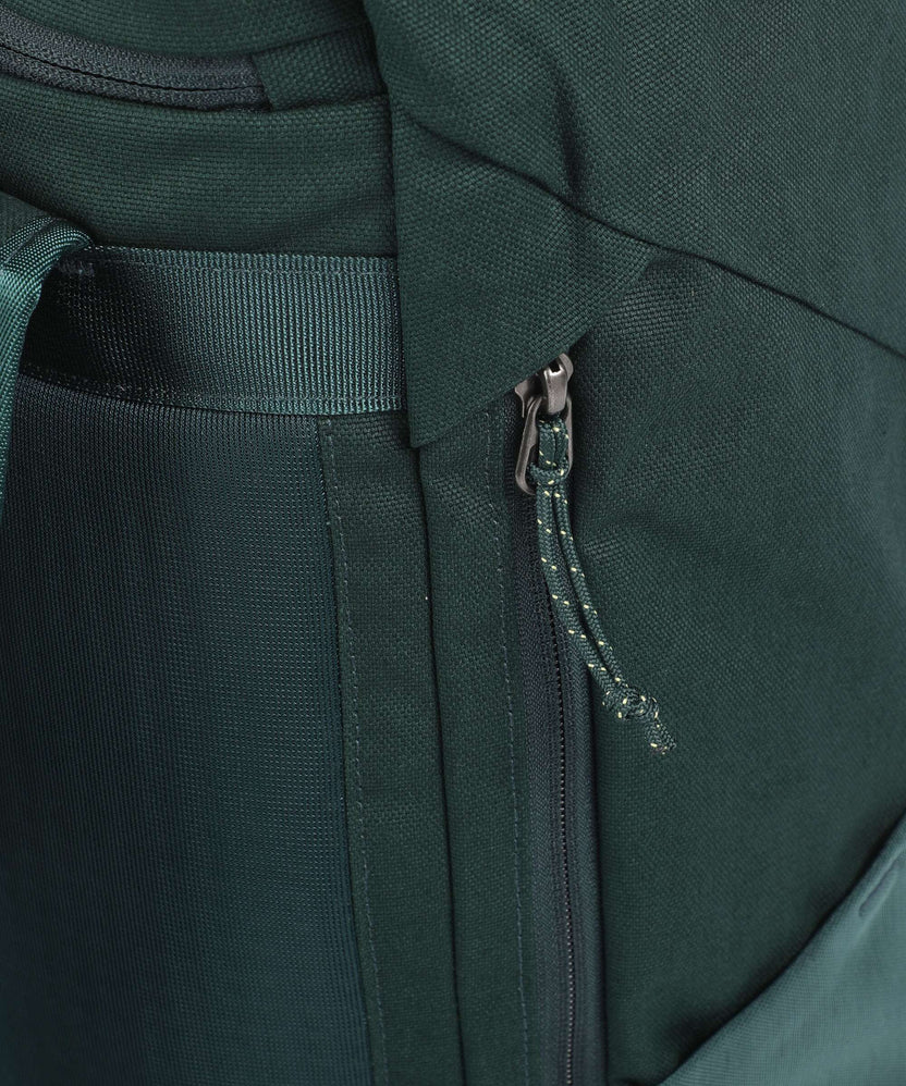 Patagonia Fieldsmith Hiking backpack cascade green