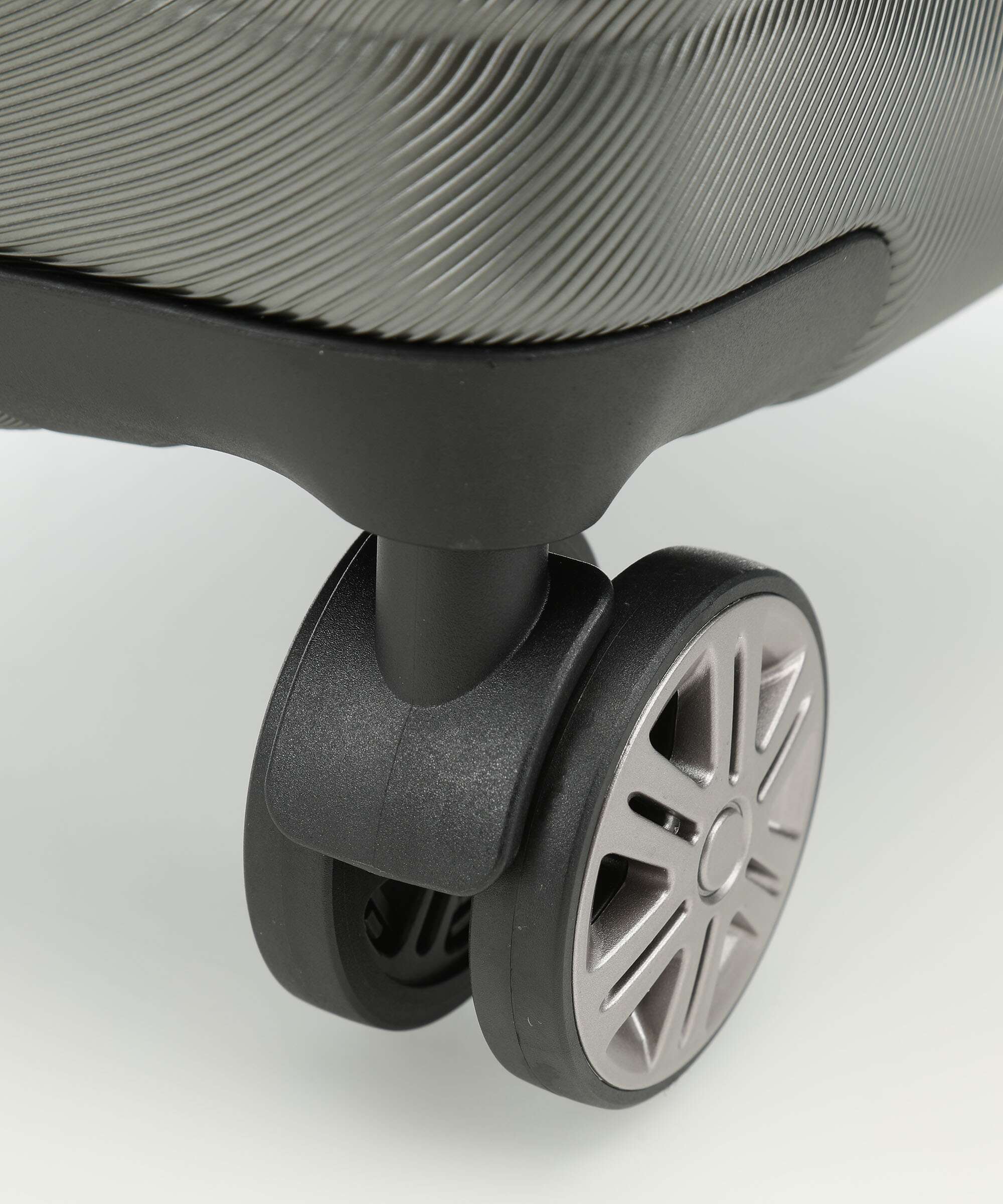 Delsey Paris Comete + Spinner (4 wheels) iguana