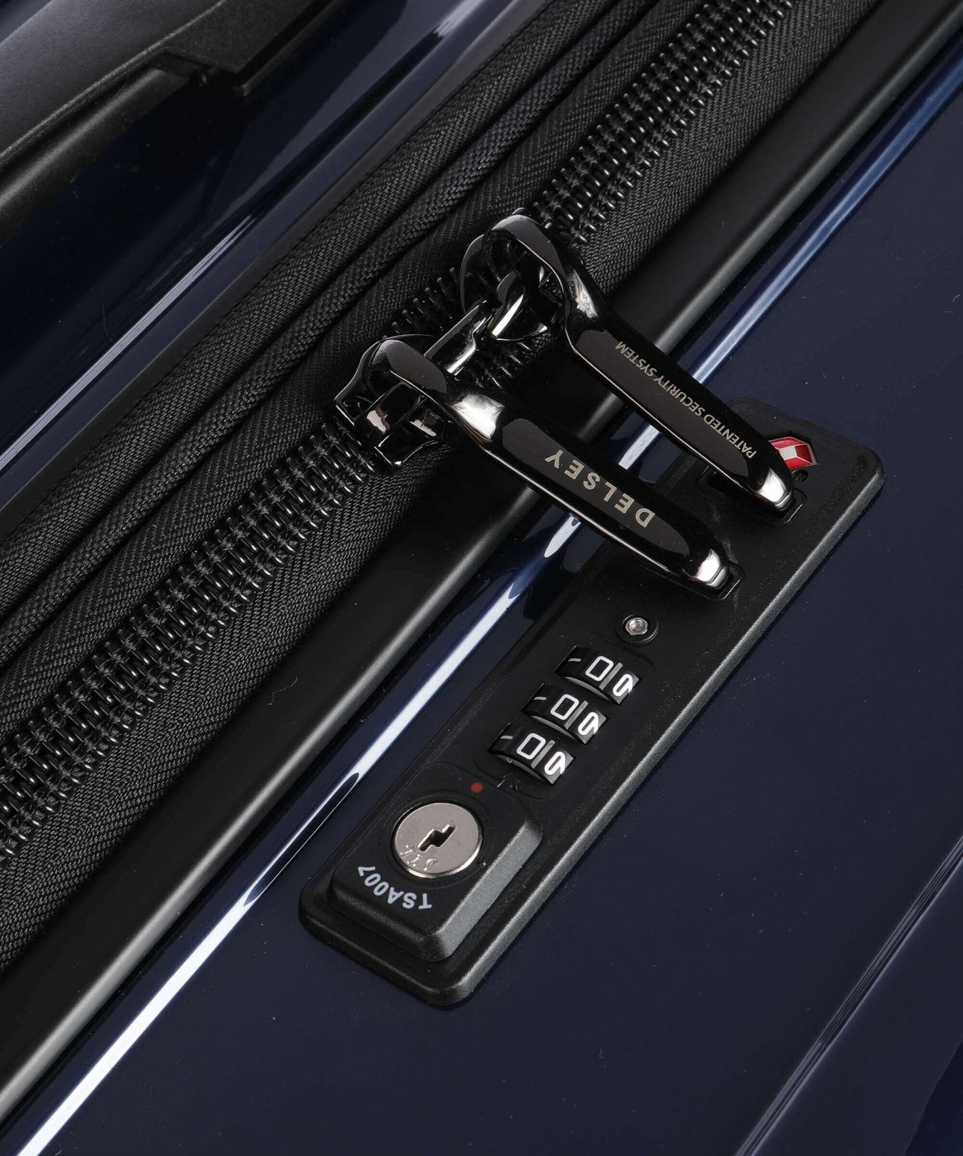 Delsey Paris Shadow 5.0 Spinner (4 wheels) marineblau