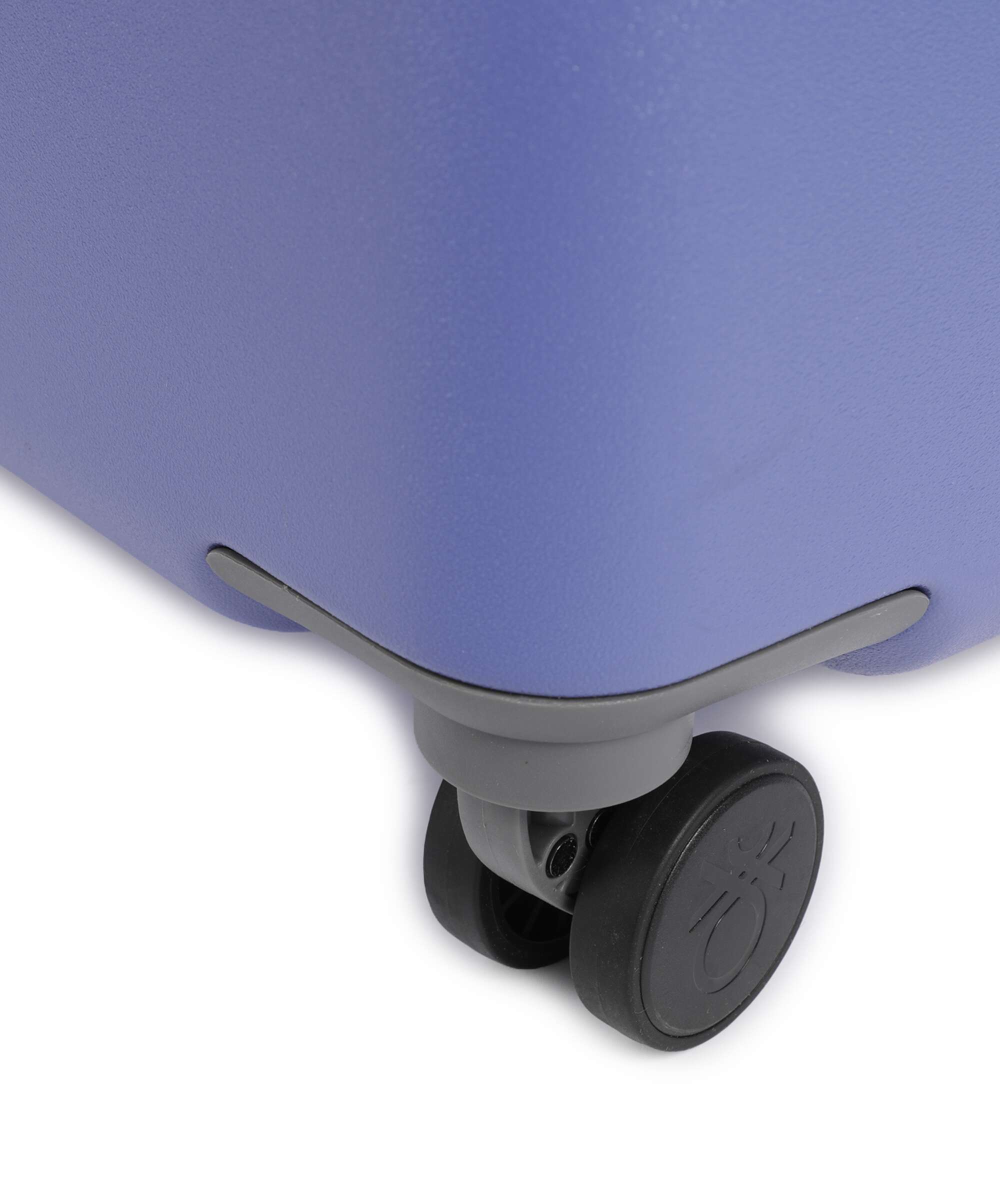 Delsey Paris x United Colors of Benetton UCB Hardside Spinner (4 wheels) purple