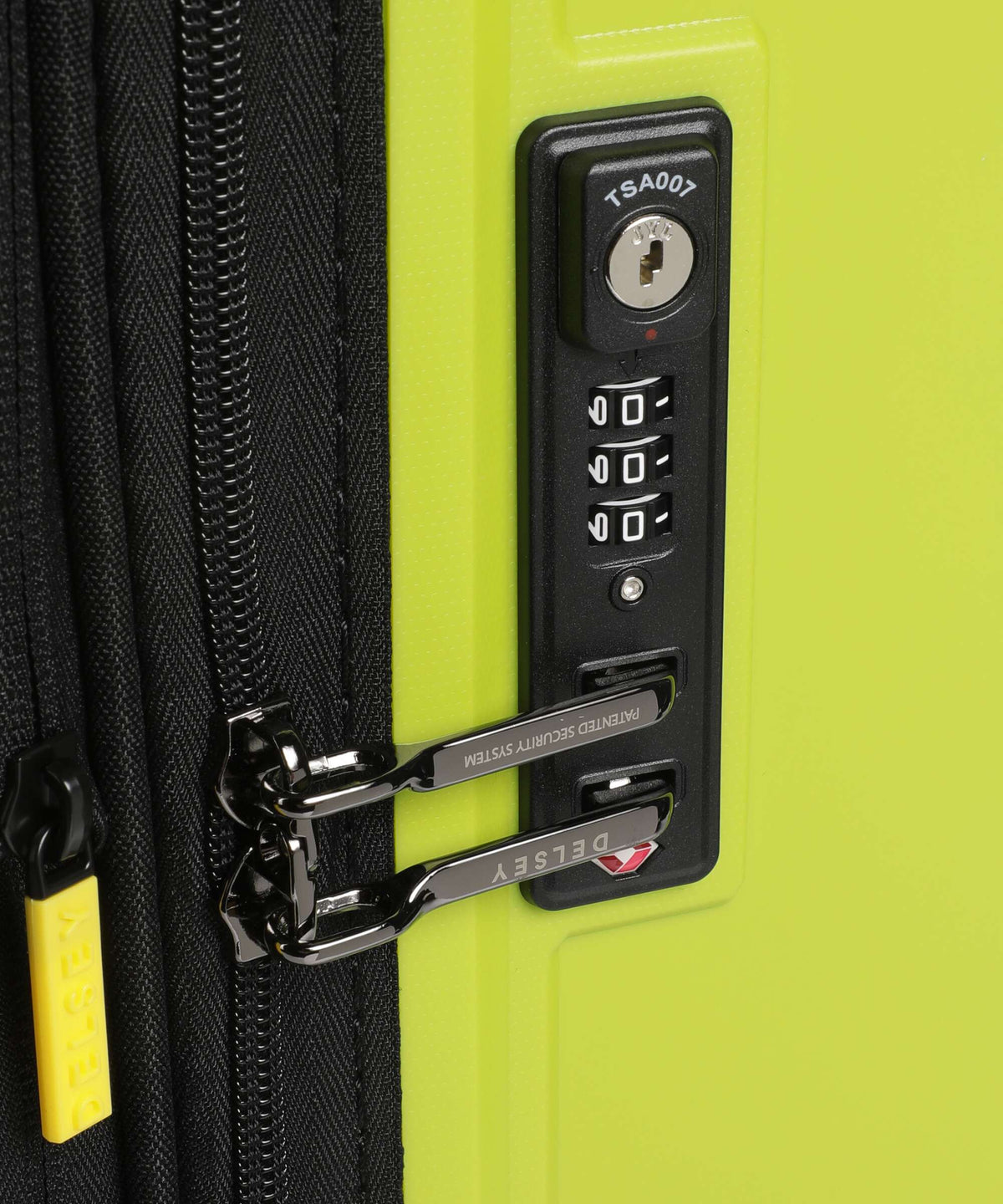 Delsey Paris Lutece Se Spinner (4 wheels) lime