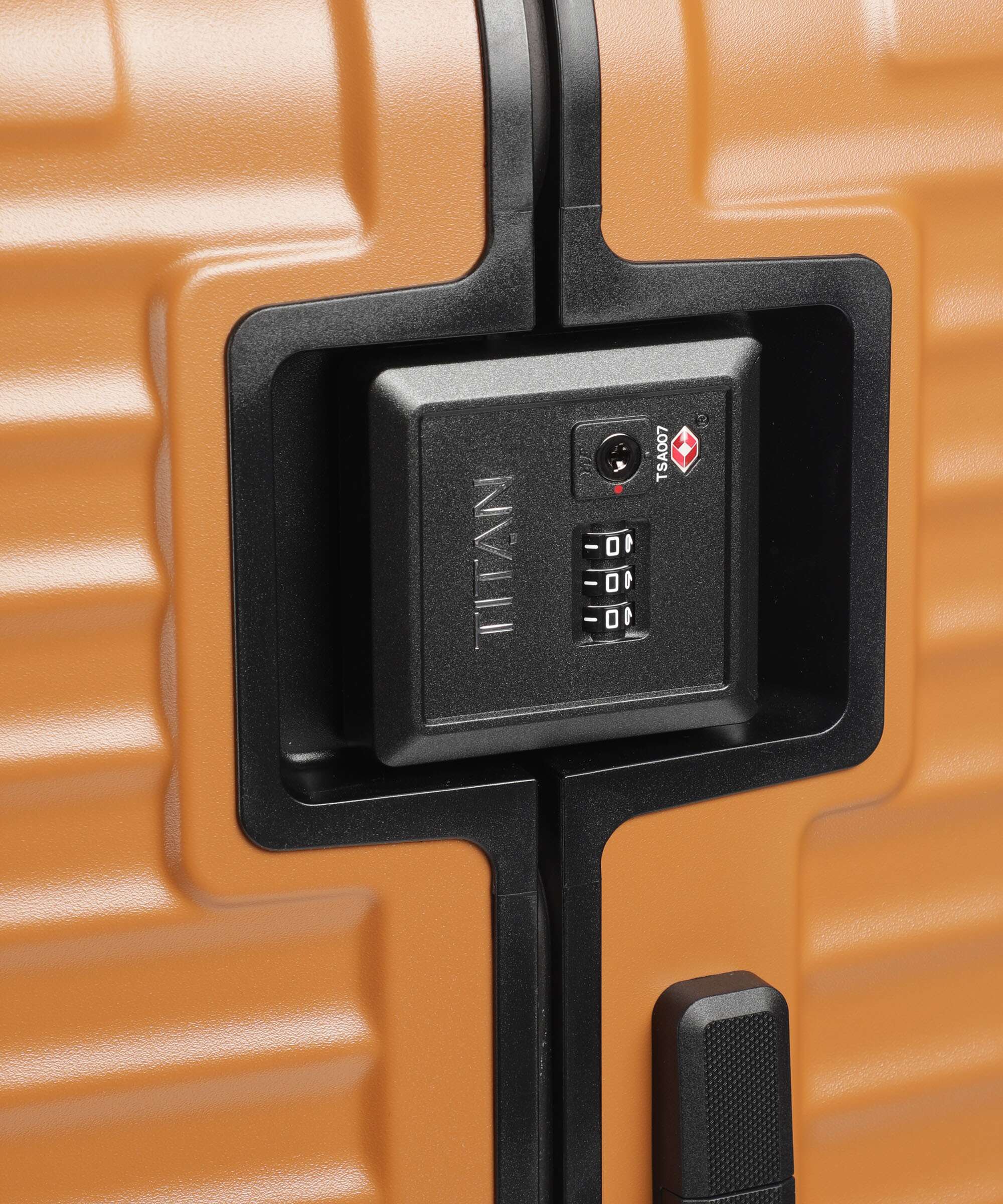 Titan Overseas Spinner (4 wheels) canyon bronze