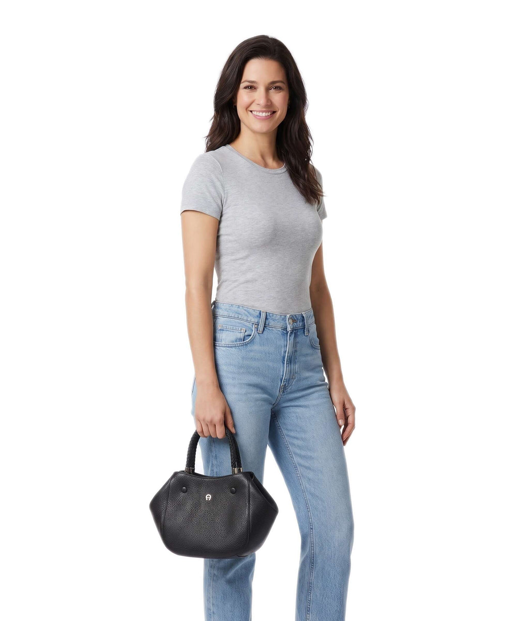 Aigner Carré Soft S Handbag black