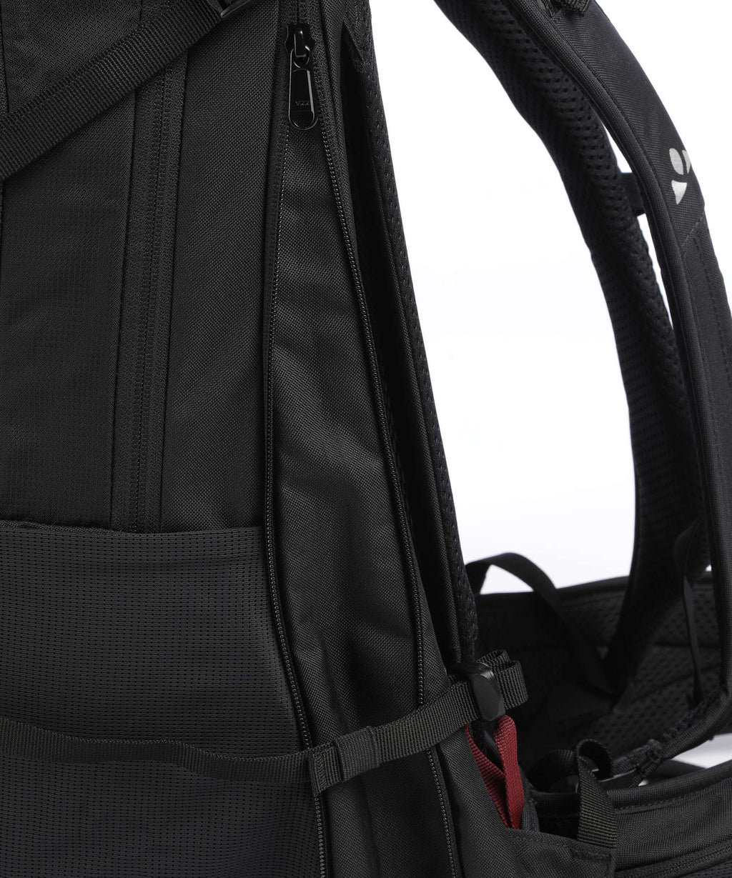 Vaude Wizard 30+4 Hiking backpack black