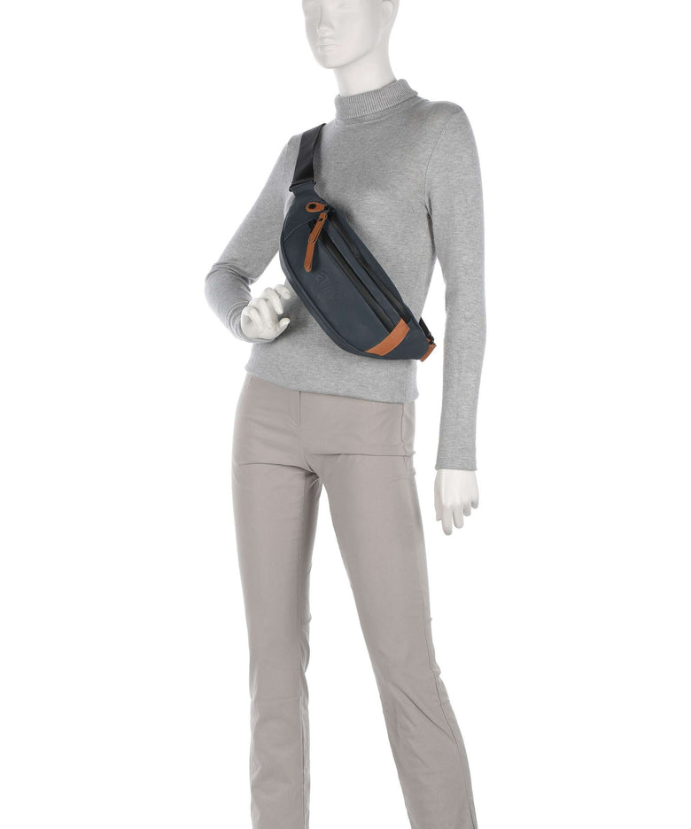 Aunts & Uncles Japan Ichikawa Fanny pack cosmic voi