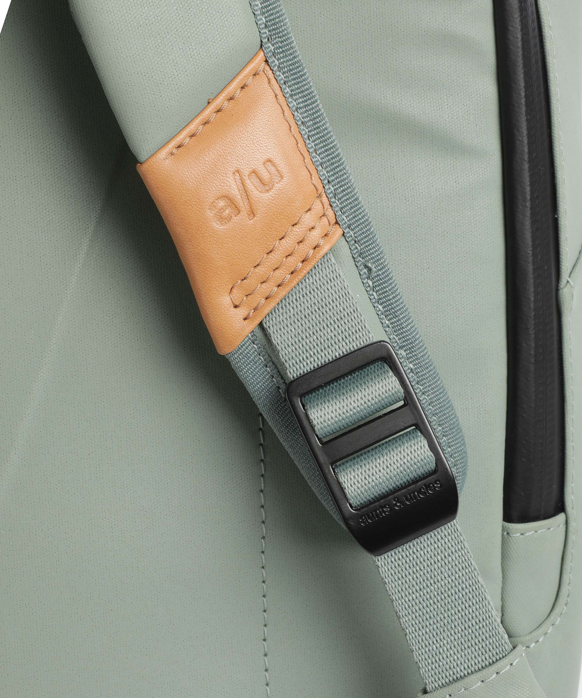 Aunts & Uncles Japan Wakayama Rolltop backpack sage green