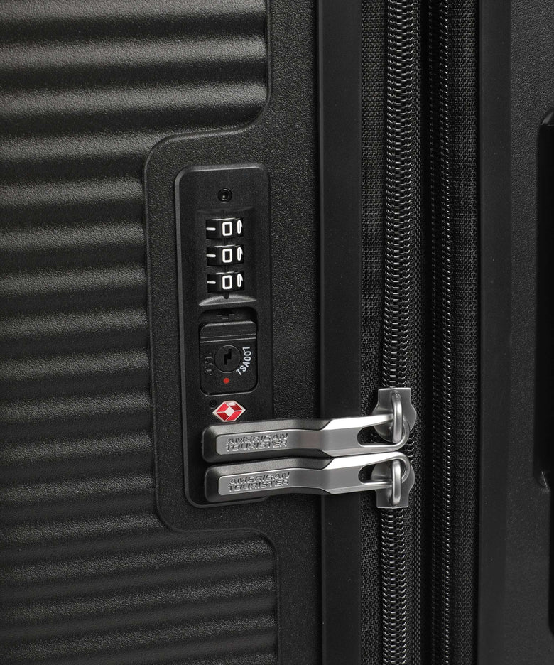 American Tourister Soundbox Spinner (4 wheels) bass black