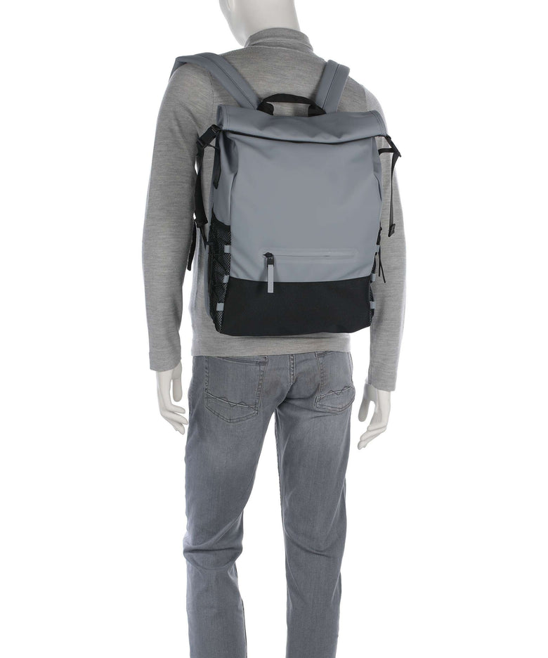 Rains Trail Mountaineer Rolltop backpack pool