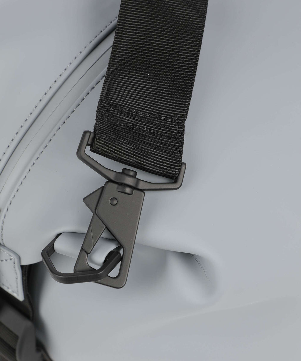 Rains Hilo Weekend bag pool