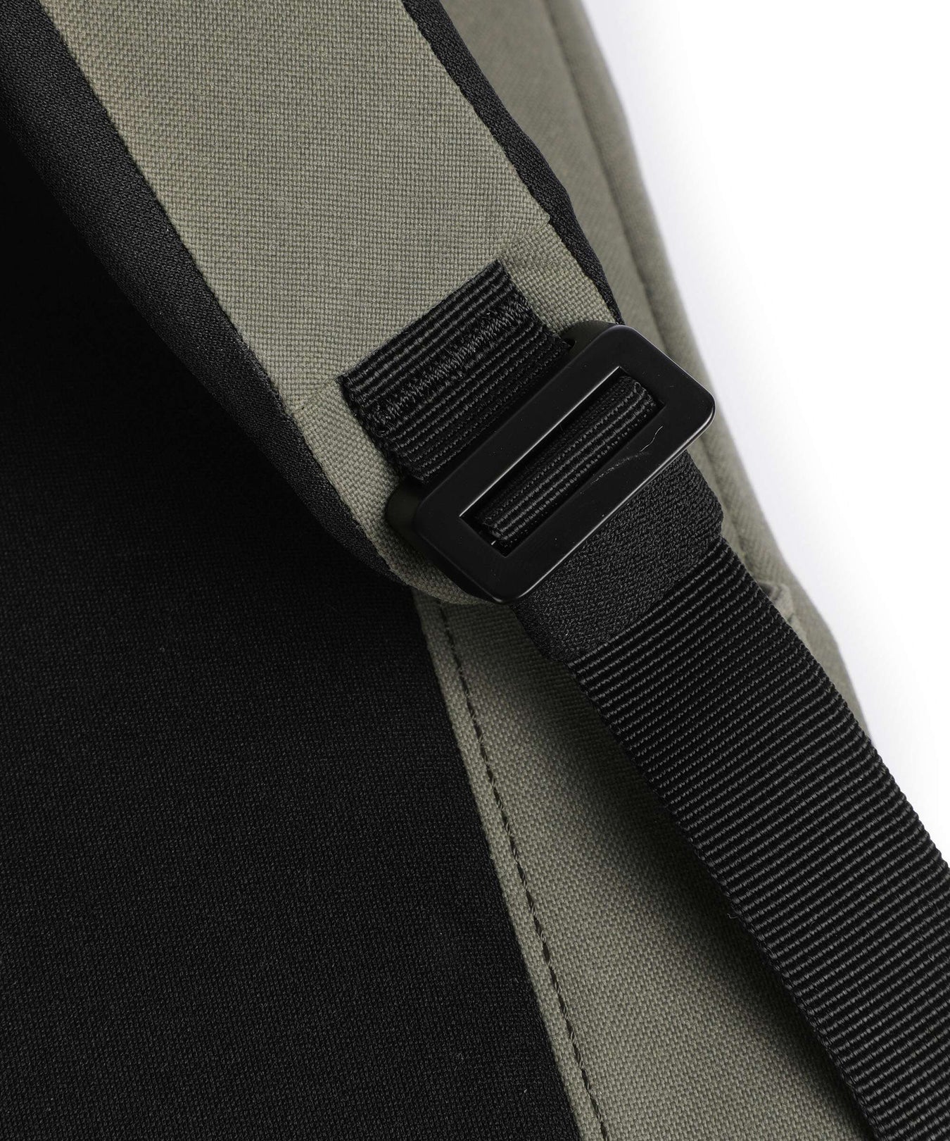 Db Hugger 15L Backpack forest green