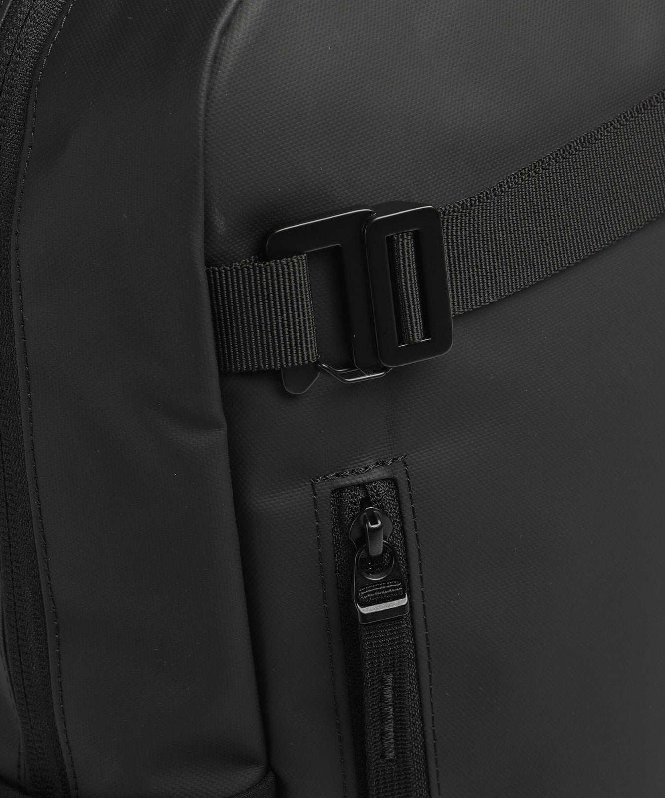 Db 17 Backpack black out