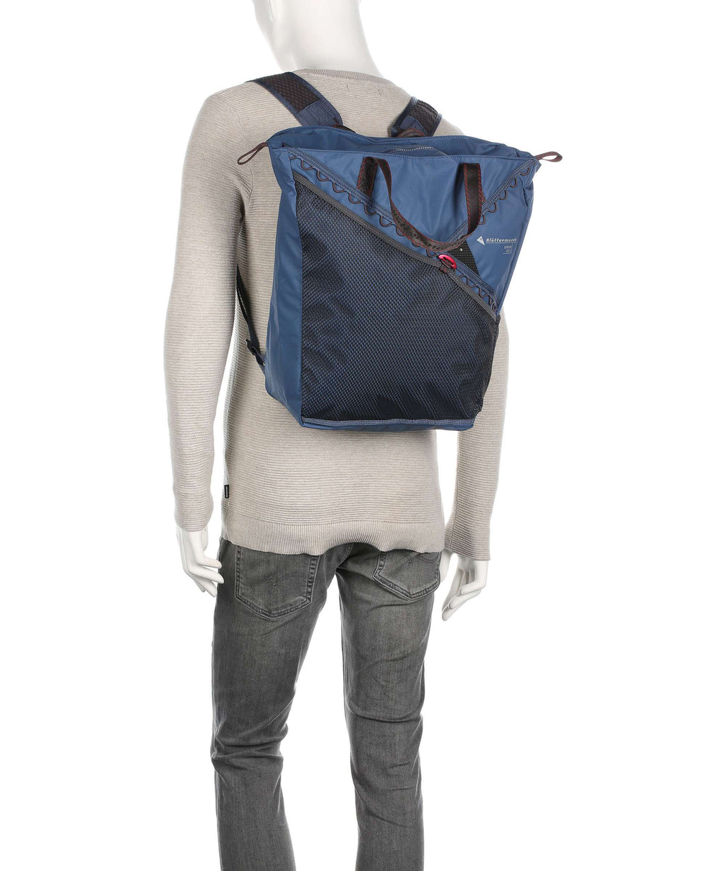 Klättermusen Retina Backpack bag pine sprout