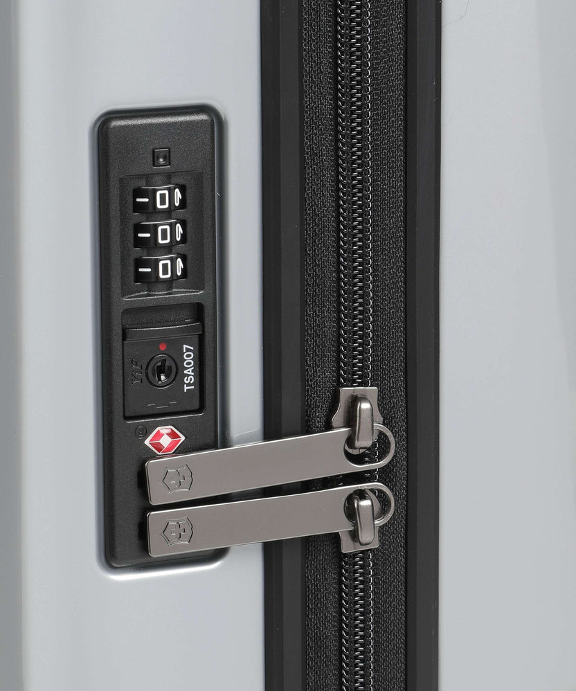 Victorinox Airox Global Spinner (4 wheels) silver