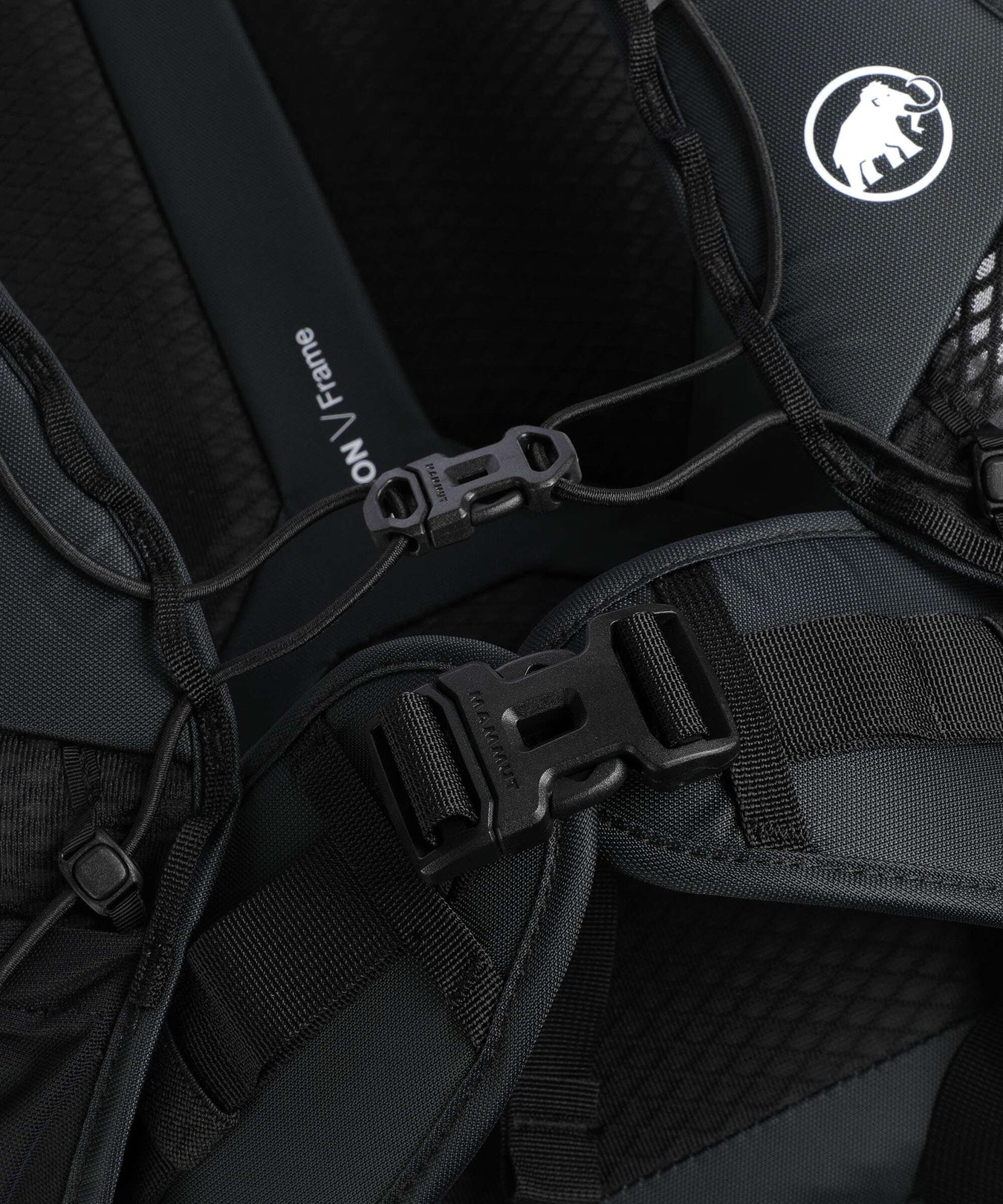 Mammut Trion 28 Hiking backpack white/black