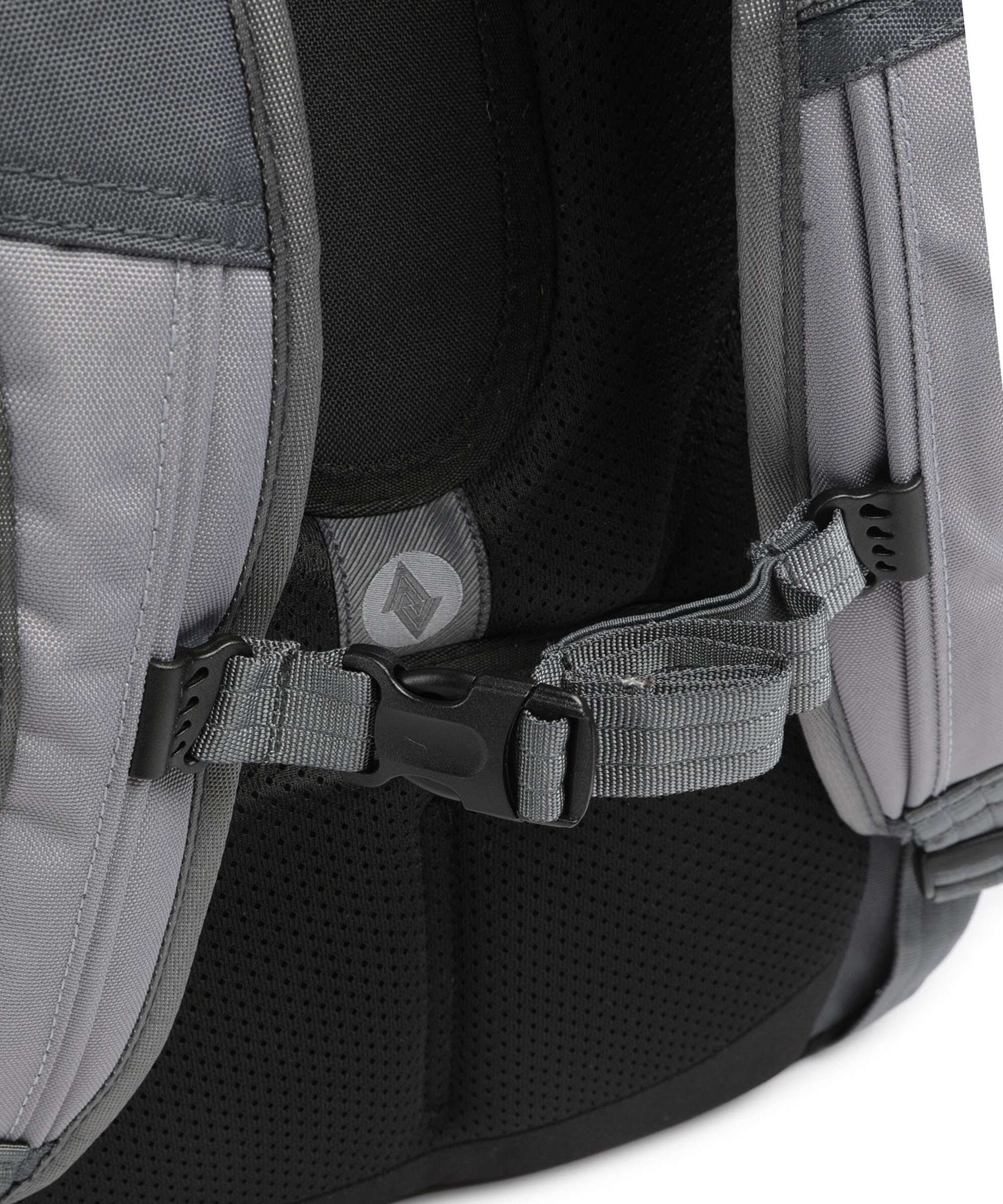 Nitro Future Hero 37 Backpack graphite