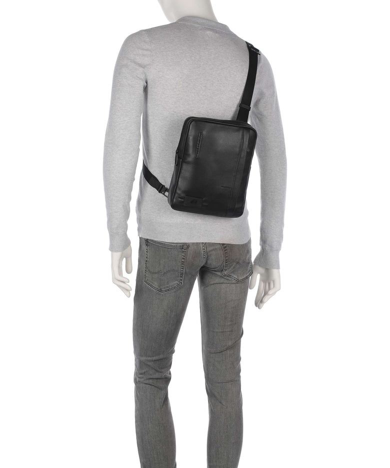 Piquadro W137 Crossbody bag nero