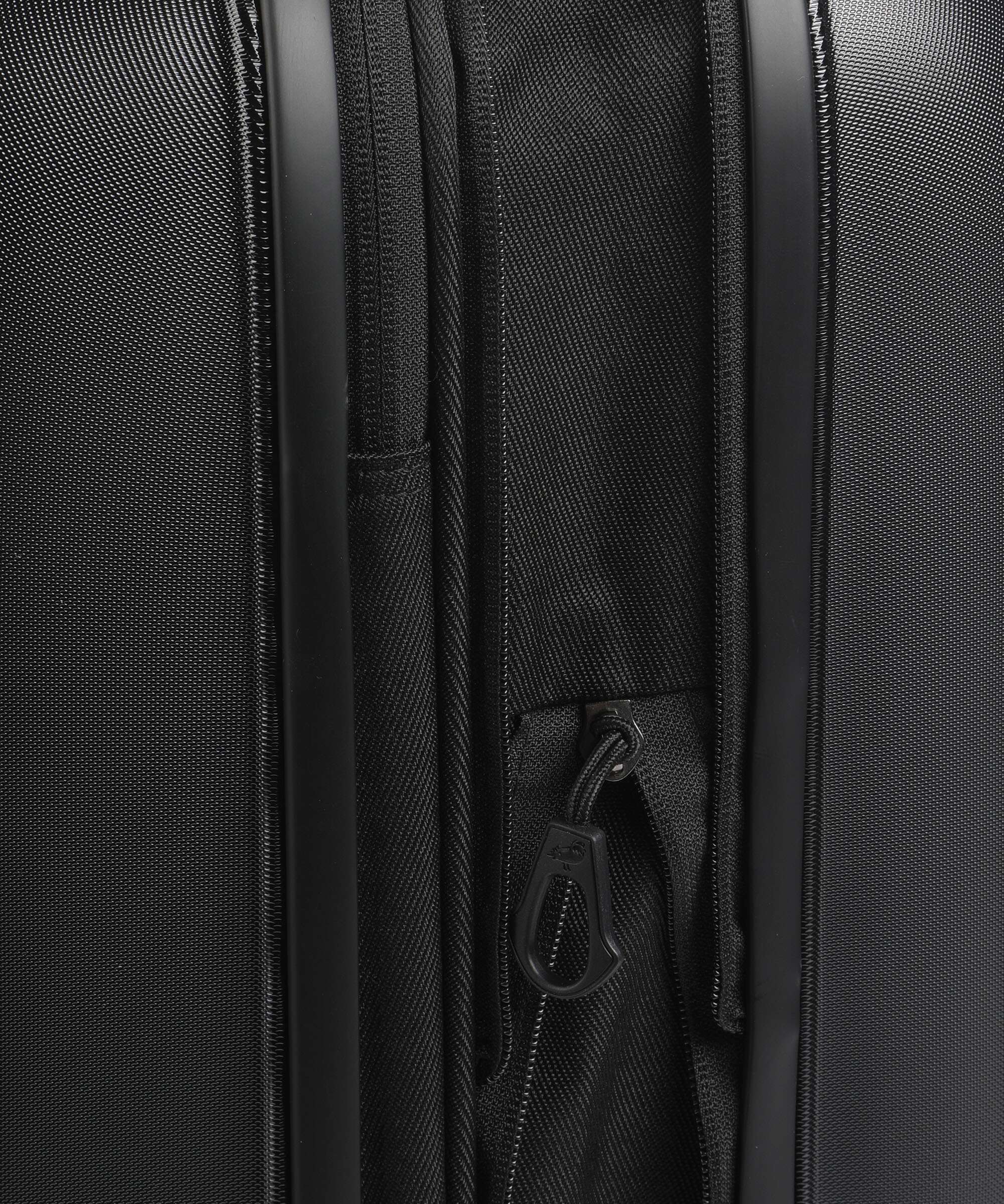 Mandarina Duck Logoduck+ Spinner (4 wheels) black