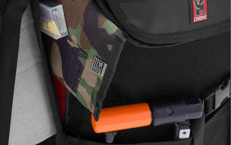 Chrome Barrage Pro Rolltop backpack black/red