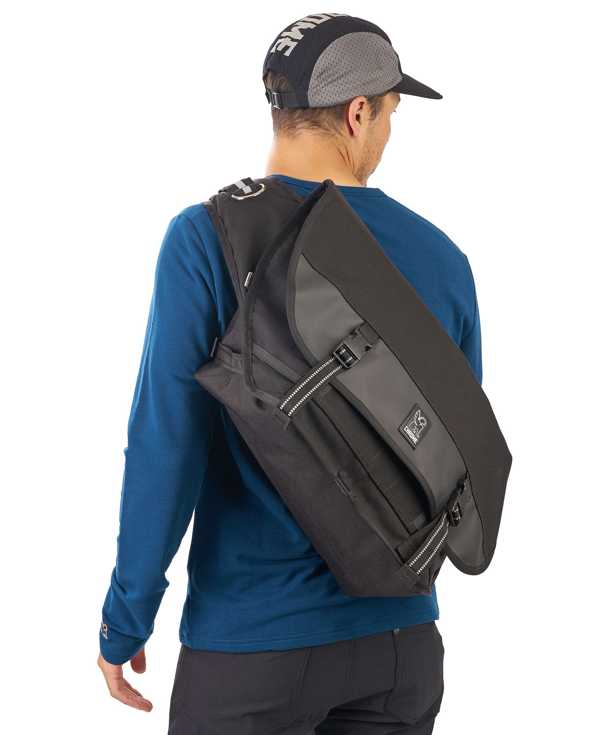 Chrome Citizen Messenger bag red