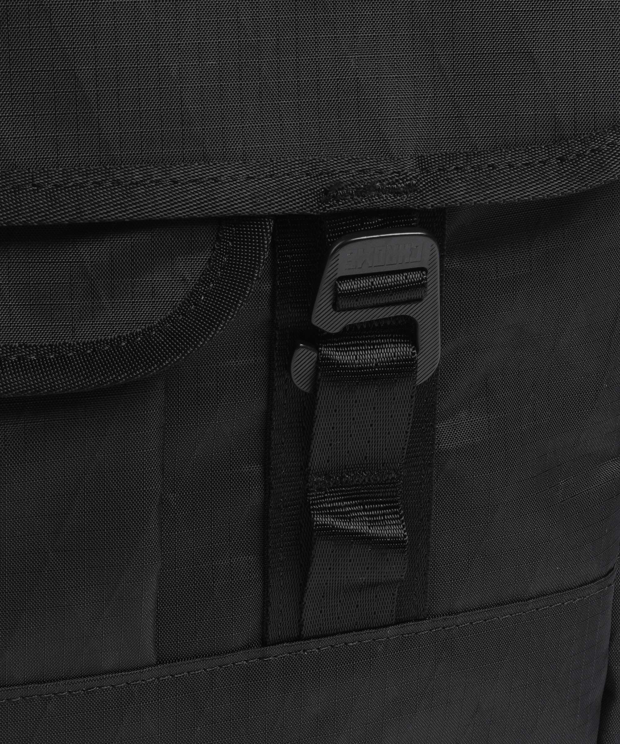 Chrome Midtown 20 Messenger bag black
