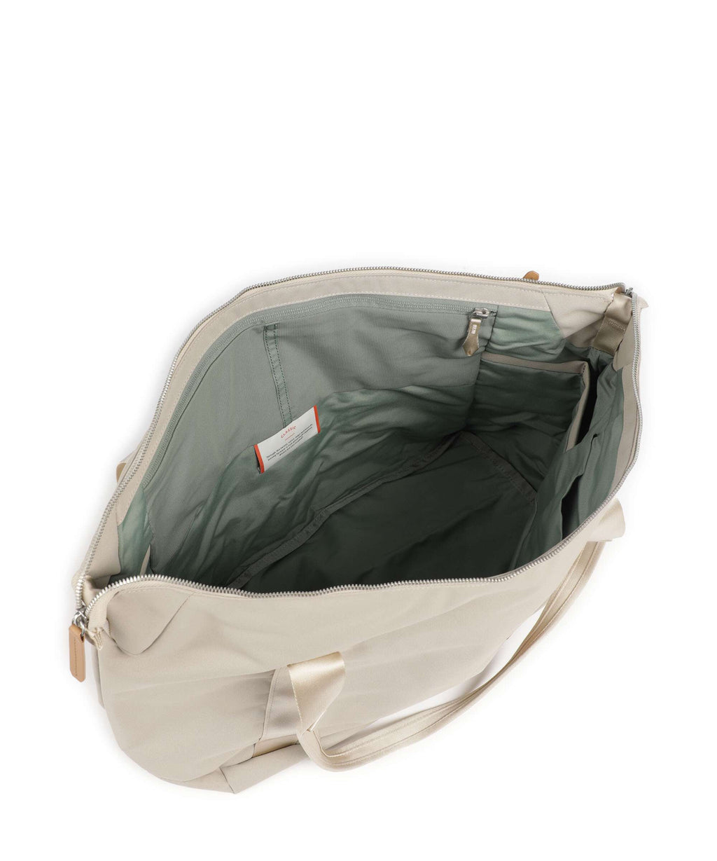Bellroy Classic Getaway Weekend bag tahini
