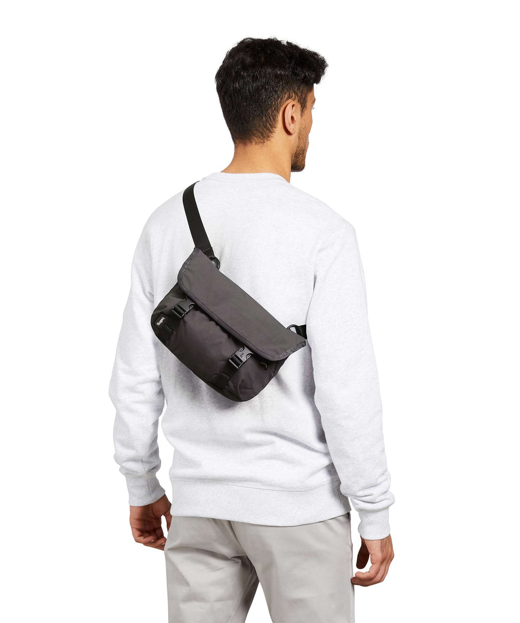 Bellroy Cinch 6 Mini Messenger bag seafoam